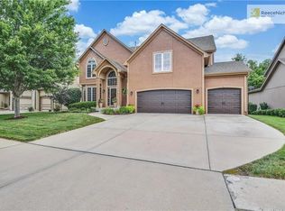 4527 Grove St, Shawnee, KS 66226