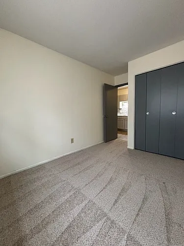 700-728 Waskin Dr Photo 1