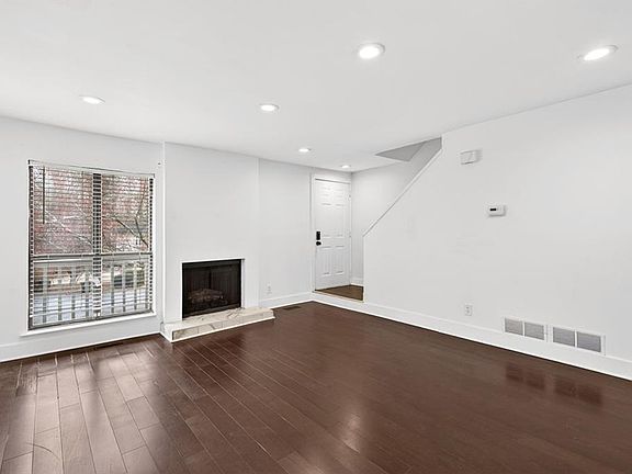 4th image of 2226 Spring Walk Ct