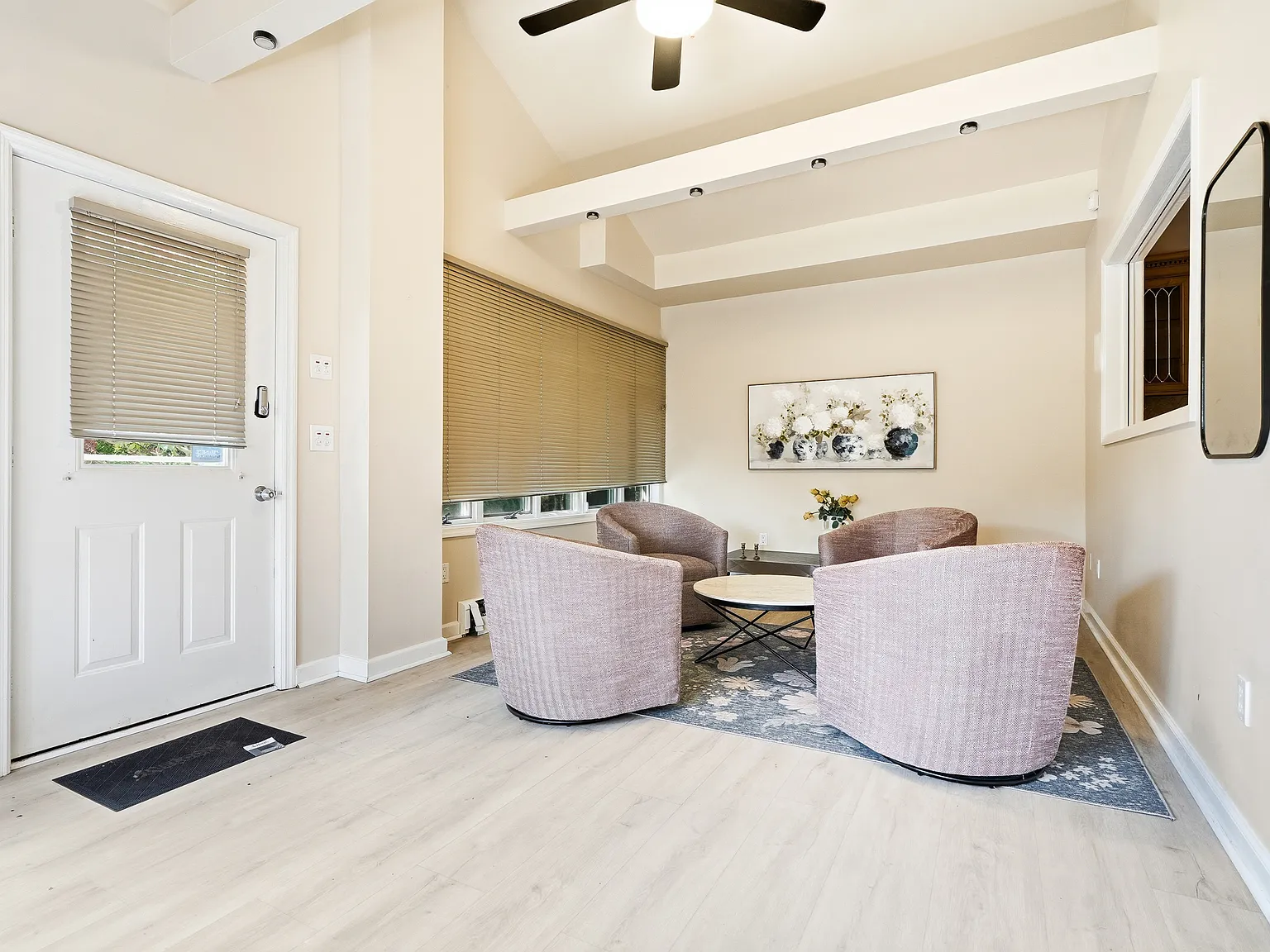 4 bed, 4.5 bath, 3585 sqft, $3,500 — Photo 4