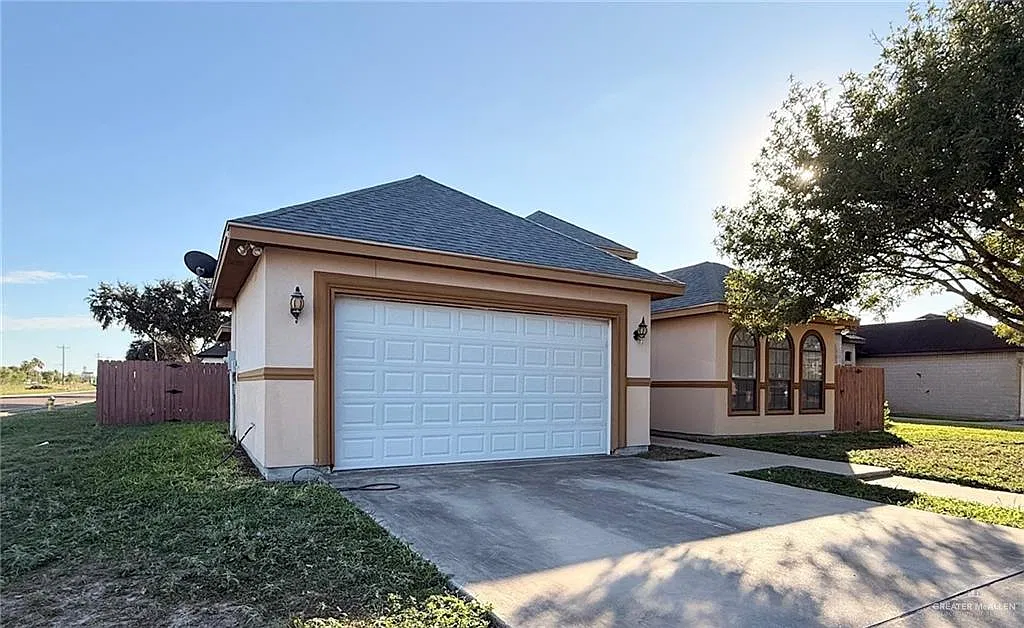 3 bed, 2.5 bath, 1793 sqft, $1,800 — Photo 2