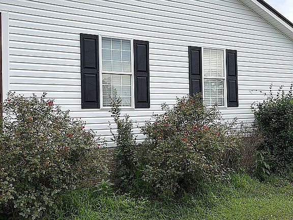2nd image of 2214 Green Rd
