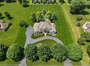 8254 Sashabaw Ridge Dr, Clarkston, MI 48348