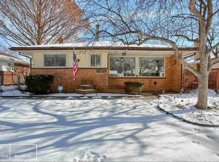 24600 Princeton St, Saint Clair Shores, MI