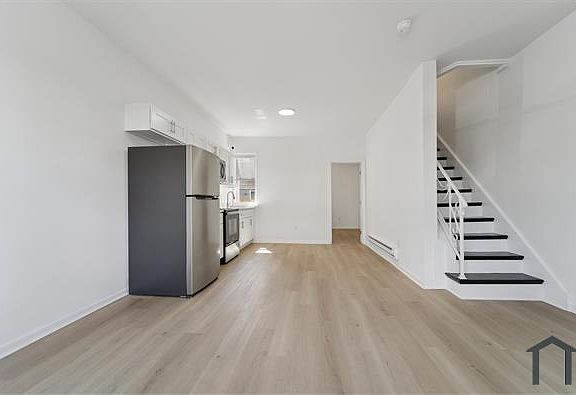 3rd image of 3912 N 8th St