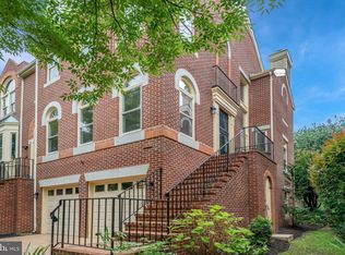3834 Charles Ave, Alexandria, VA 22305