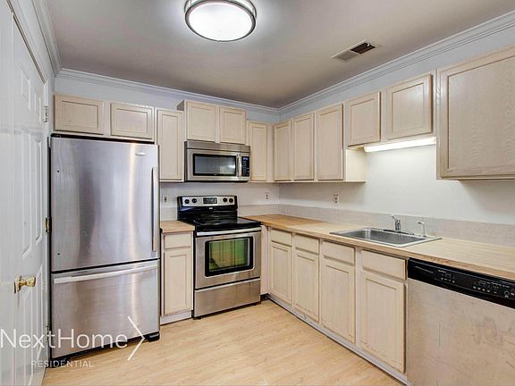 4th image of 44 Mill Ln