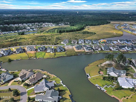 5th image of 220 Flatwater Drive