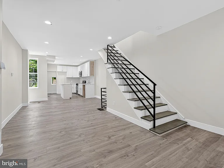 3020 Euclid Ave — Photo 4