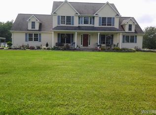 6460 Albion Rd, Oakfield, NY 14125