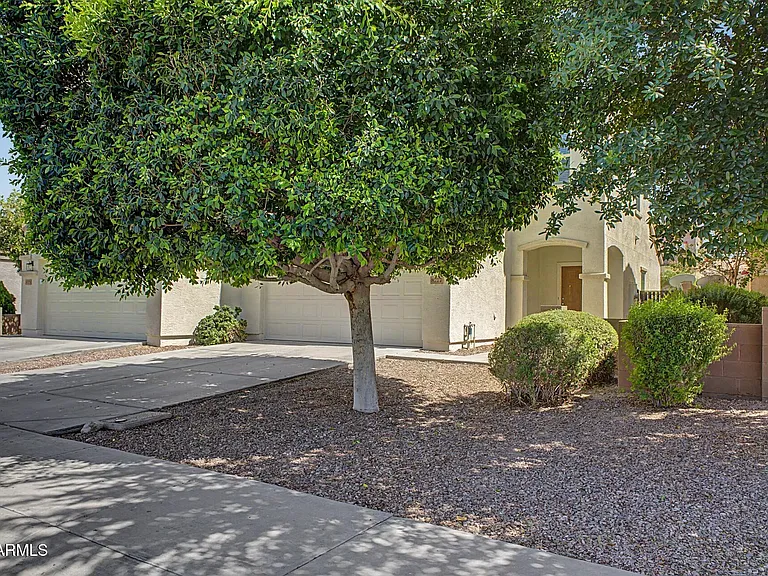 8777 W Dahlia Dr — Photo 3