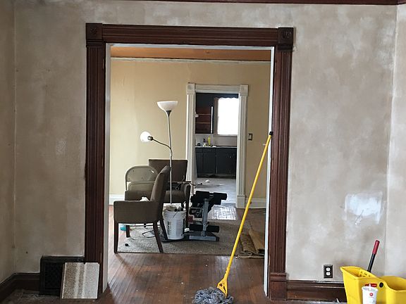 2nd image of 716 W Berrien St