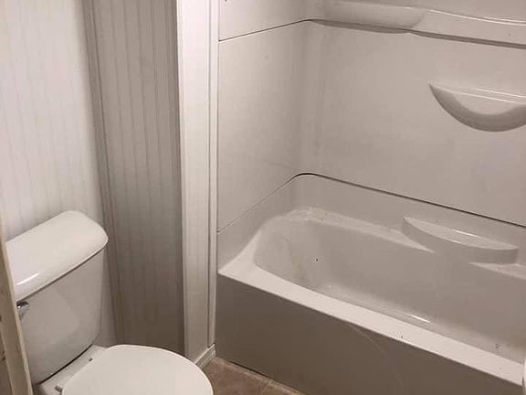 3rd image of 1042 Lemont Ct APT 1