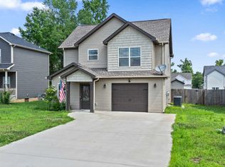 523 Sourwood Dr, Clarksville, TN 37042