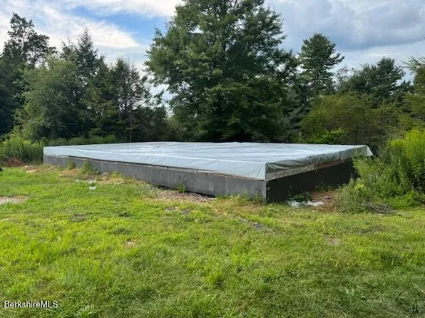 11 Rowe Rd, West Stockbridge, MA 01266