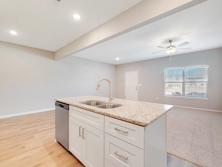 Copper Creek Apartments — Photo 3