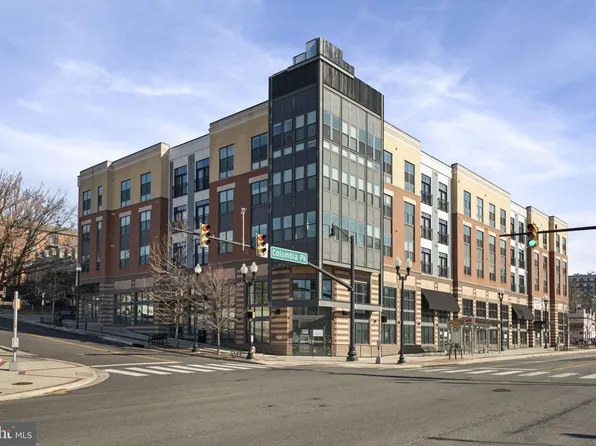 989 S Buchanan St Unit 312, Arlington, VA 22204