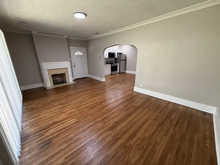 753 N Evergreen St — Photo 6