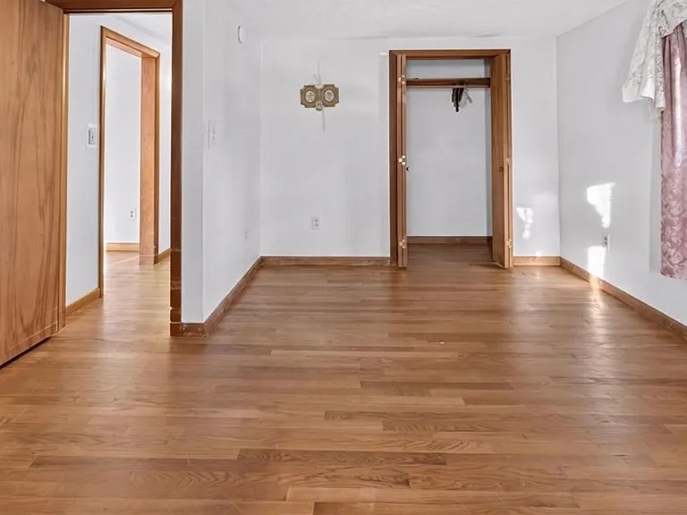 23 Thompson St — Photo 14