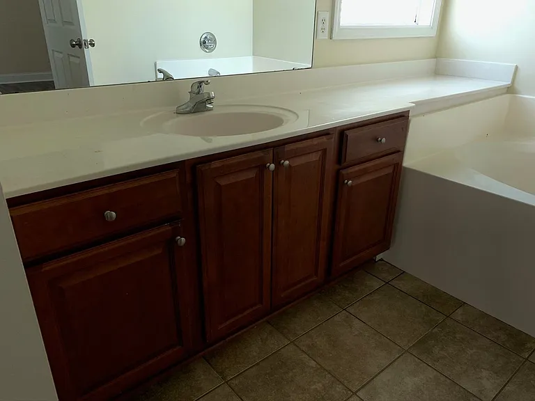1008 Marley St — Photo 11