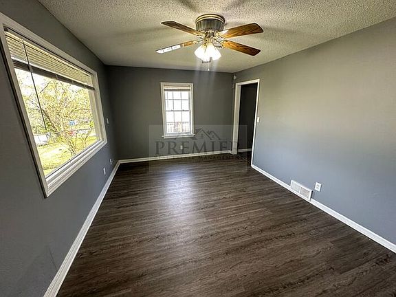 5th image of 5935 Cypress Pl