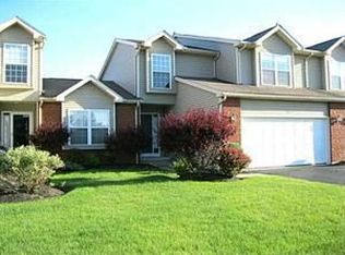 7 Hedge Ln, Lancaster, NY 14086