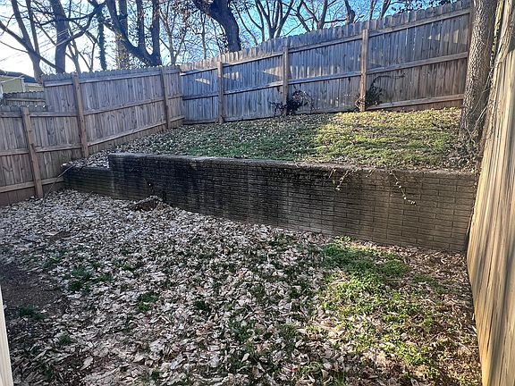 3rd image of 105 Harken Ct
