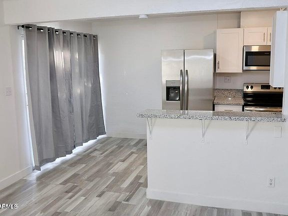 5th image of 3828 N 32nd St Unit 218