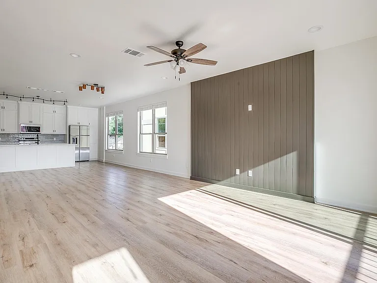 3223 S University Dr — Photo 16