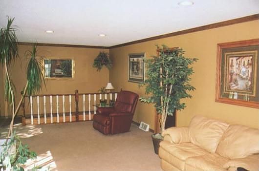 1st image of 114 SE Lake Dr