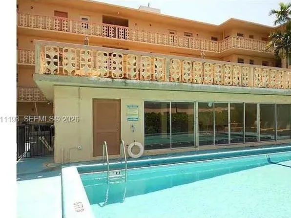 211 NE 8th Ave APT 201, Hallandale, FL 33009