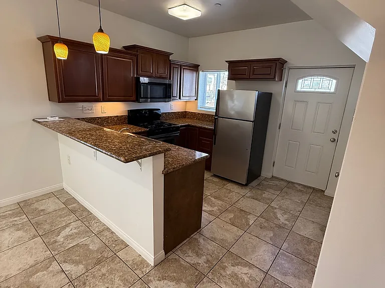 3659-61 S Bonita St #6 — Photo 3