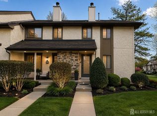 101 Hampshire Dr, Plainsboro, NJ 08536