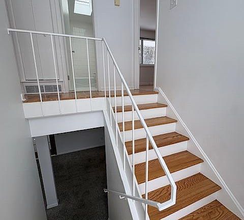 3rd image of 255 Brookside Dr