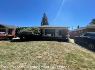 20420 Sunnydale St, Saint Clair Shores, MI 48081
