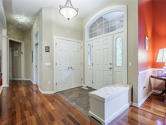 4th image of 304 Belvista Dr