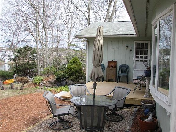3rd image of 199 Edgewater Dr W
