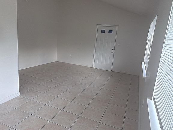 3rd image of 1159 Old South Dr
