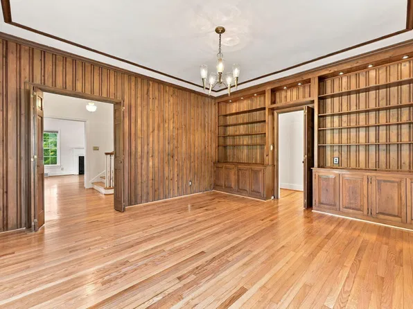 817 S Vermont St, Smithfield, NC 27577