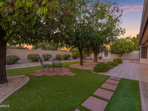 3rd image of 13518 W GABLE HILL Drive