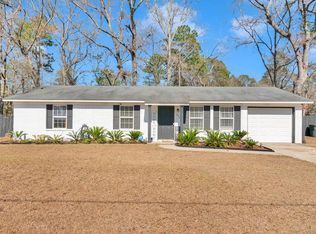 820 Debbie Dr, Hinesville, GA 31313