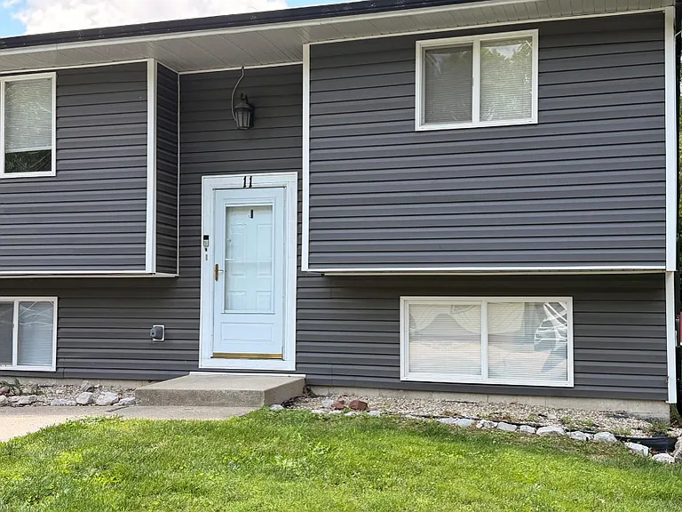 11 Saddlewood Ln — Photo 1