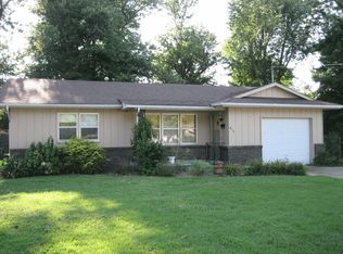 915 S Old Orchard Ave, Springfield, MO 65802