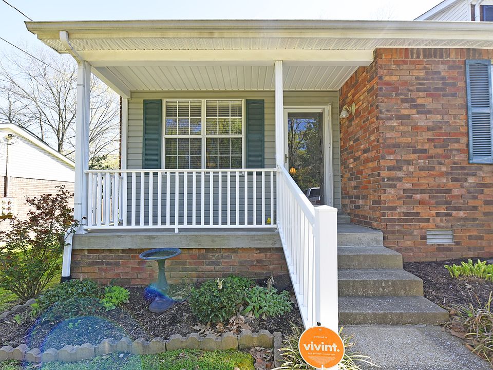 1st image of 206 Oak Grove Dr
