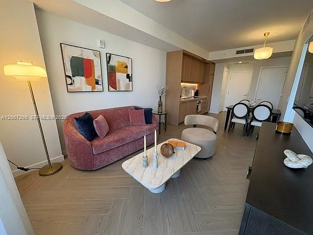 1 bed, 1.0 bath, $3,500 — Photo 3