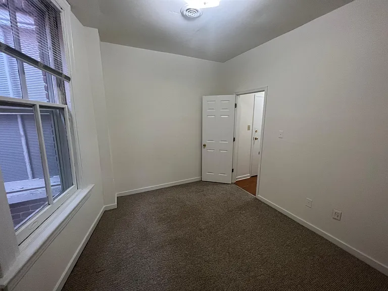 2224 W Grace St #3 — Photo 10