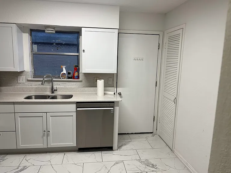 4209 Avondale Ave #208 — Photo 9