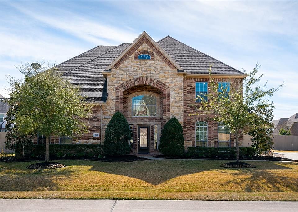 1st image of 2411 Lakeway Dr