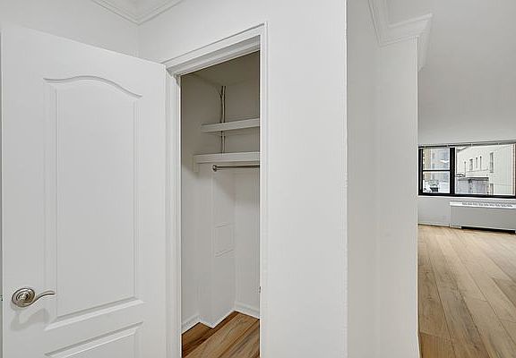 3rd image of 330 W 58th St APT 8h