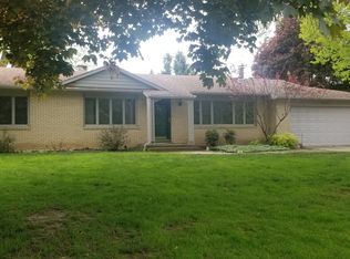 3227 Mineral Springs Rd, Sterling, IL 61081